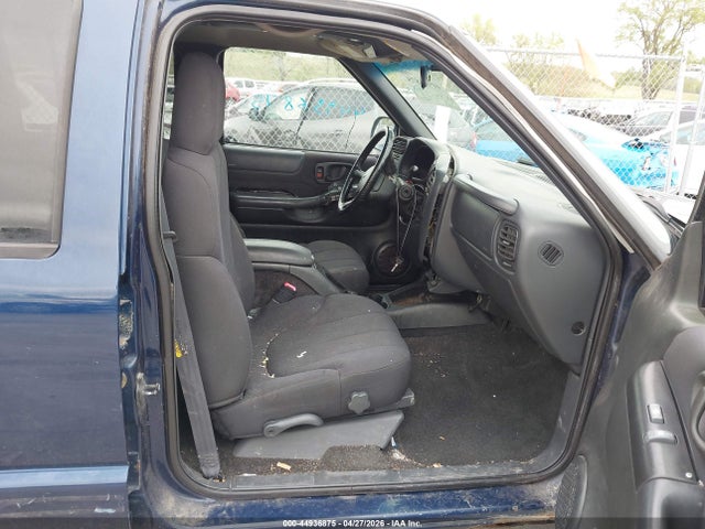 44936875 :رقم المزاد ، 1GCDT13X63K100605 vin ، 2003 Chevrolet S-10 Ls مزاد بيع