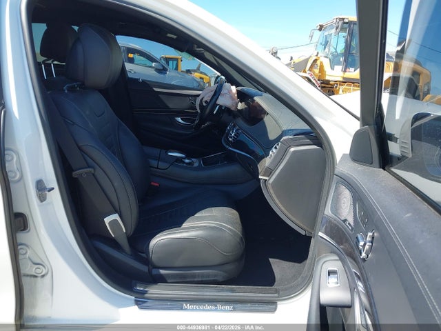 WDDUG8DBXKA487928 Mercedes-Benz S 560