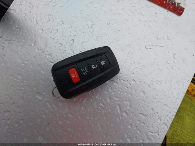 JTMA1RFV9KD021725 Toyota Rav4 Xle Premium