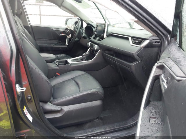 JTMA1RFV9KD021725 Toyota Rav4 Xle Premium