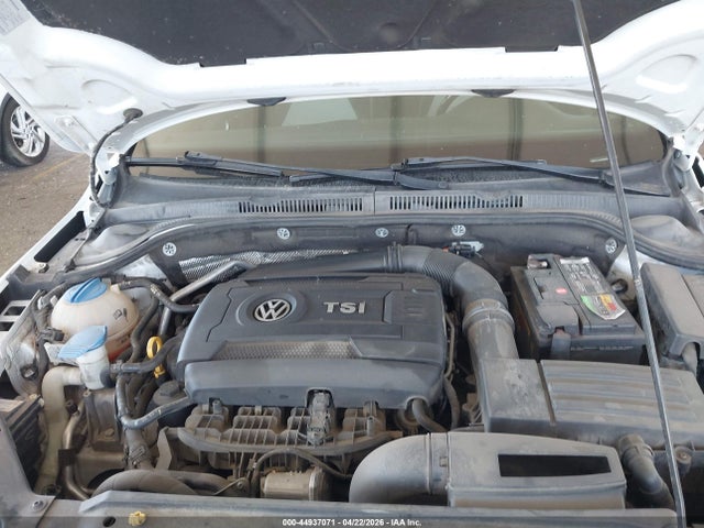 3VWD17AJ0GM344611 Volkswagen Jetta 1.8t Sport