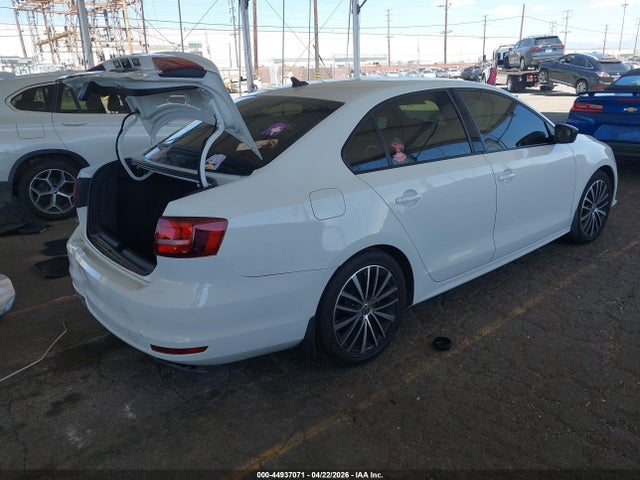 3VWD17AJ0GM344611 Volkswagen Jetta 1.8t Sport