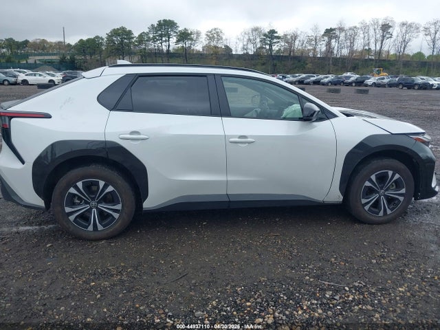 Toyota BZ4X XLE 2025 JTMAAAAA8SA072799 Image 13
