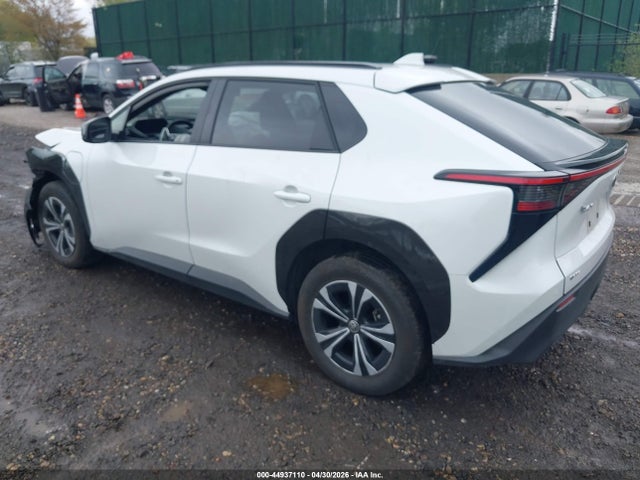 Toyota BZ4X XLE 2025 JTMAAAAA8SA072799 Image 3
