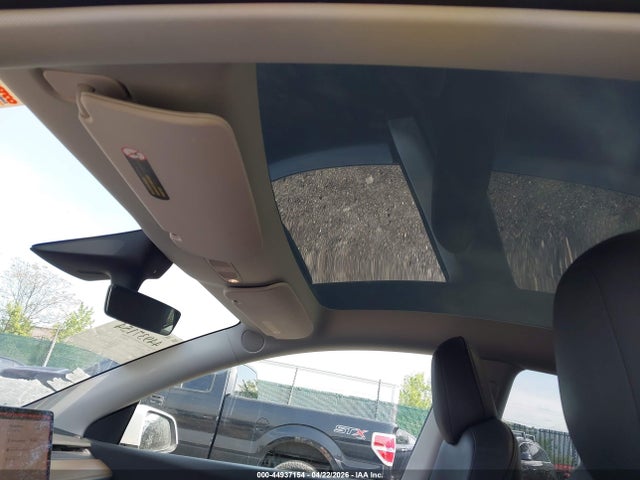 44937154 :رقم المزاد ، 7SAYGDEE0NF384495 vin ، 2022 Tesla Model Y Long Range Dual Motor All-wheel Drive مزاد بيع