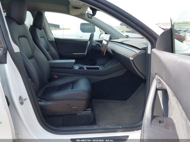 44937154 :رقم المزاد ، 7SAYGDEE0NF384495 vin ، 2022 Tesla Model Y Long Range Dual Motor All-wheel Drive مزاد بيع