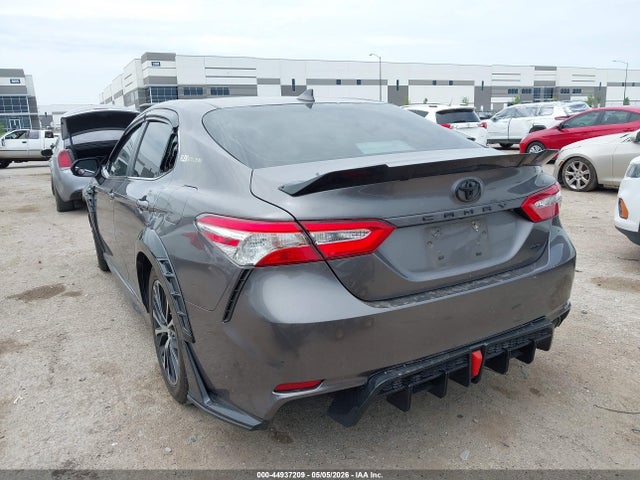 2020 Toyota Camry Se მანქანა იყიდება აუქციონზე, vin: 4T1G11AK7LU986024, აუქციონის ნომერი: 44937209
