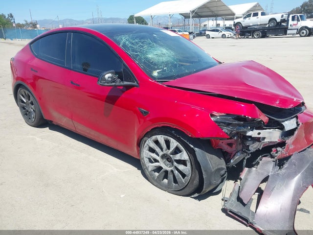 2023 Tesla Model Y Awd/long Range Dual Motor All-wheel Drive მანქანა იყიდება აუქციონზე, vin: 7SAYGDEE3PF920942, აუქციონის ნომერი: 44937249