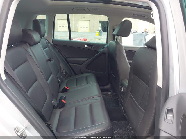 WVGAV7AX3GW551195 Volkswagen TIGUAN SE
