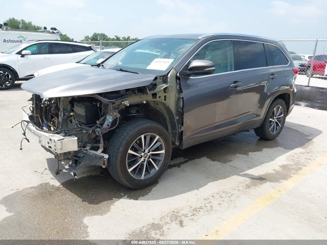 Toyota Highlander Xle 2018 5TDKZRFH6JS541004 Image 2