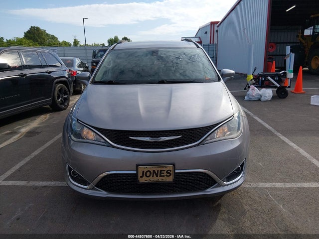 Продажа на аукционе авто 2017 Chrysler Pacifica Touring-l, vin: 2C4RC1BG0HR803116, номер лота: 44937600