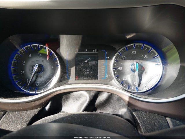 Продажа на аукционе авто 2017 Chrysler Pacifica Touring-l, vin: 2C4RC1BG0HR803116, номер лота: 44937600