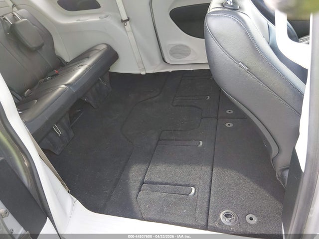 Продажа на аукционе авто 2017 Chrysler Pacifica Touring-l, vin: 2C4RC1BG0HR803116, номер лота: 44937600