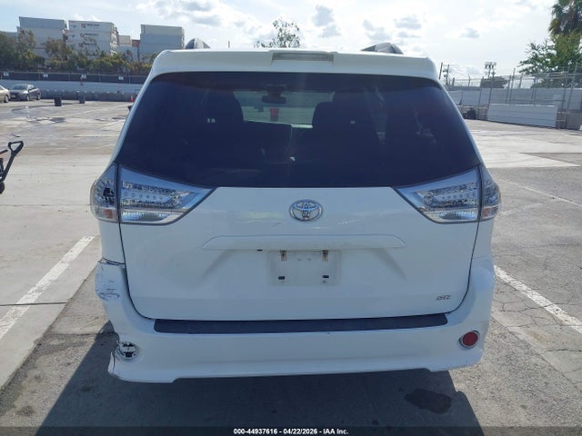 Toyota Sienna Se 8 Passenger 2018 5TDXZ3DC7JS956035 Image 16