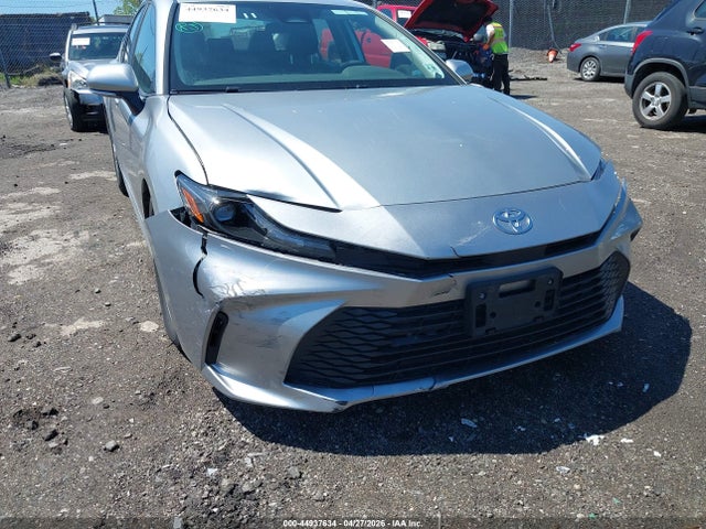 44937634 :رقم المزاد ، 4T1DAACK7SU004118 vin ، 2025 Toyota Camry Le مزاد بيع