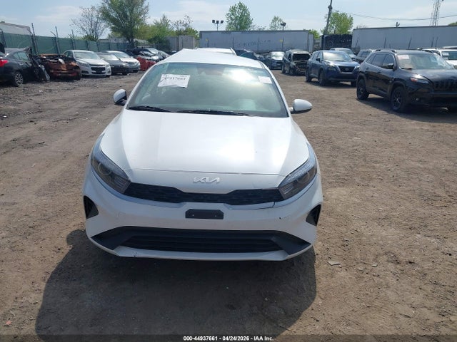 3KPF24AD8RE745807 KIA Forte Lxs