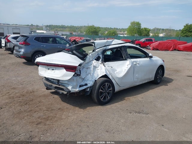 3KPF24AD8RE745807 KIA Forte Lxs