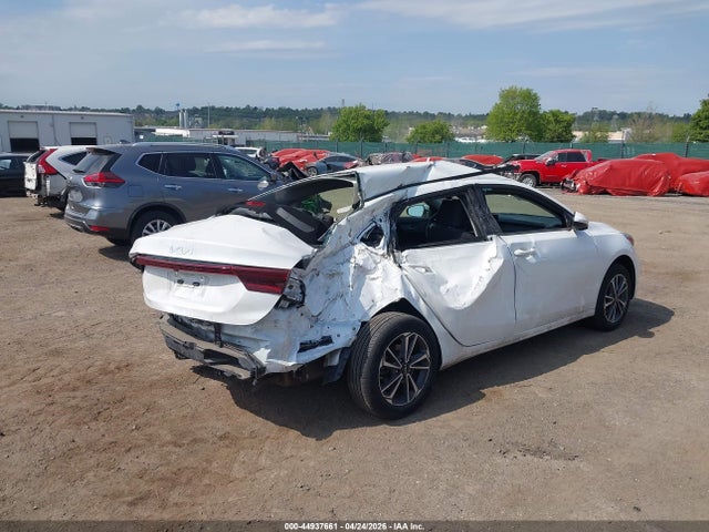 3KPF24AD8RE745807 KIA Forte Lxs