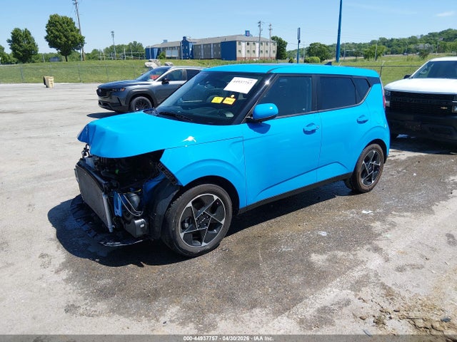 2023 Kia Soul Ex მანქანა იყიდება აუქციონზე, vin: KNDJ33AUXP7216521, აუქციონის ნომერი: 44937757
