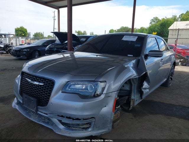 2C3CCABG2JH240057 Chrysler 300 300s