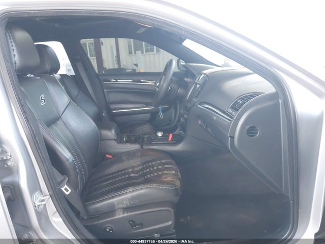 2C3CCABG2JH240057 Chrysler 300 300s
