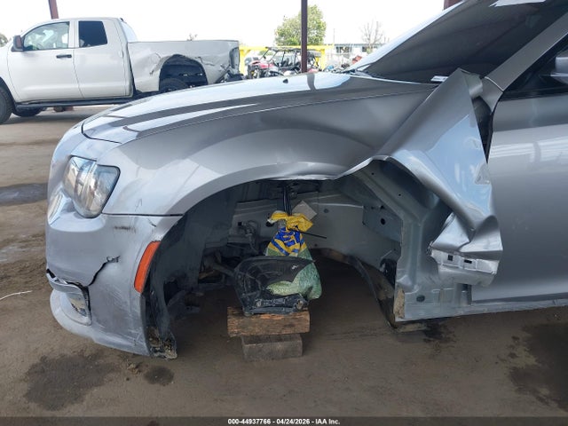 2C3CCABG2JH240057 Chrysler 300 300s