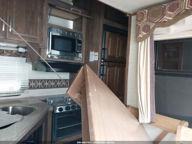 44937821 :رقم المزاد ، 4YDF29R26FV505465 vin ، 2015 Keystone Rv Cougar مزاد بيع