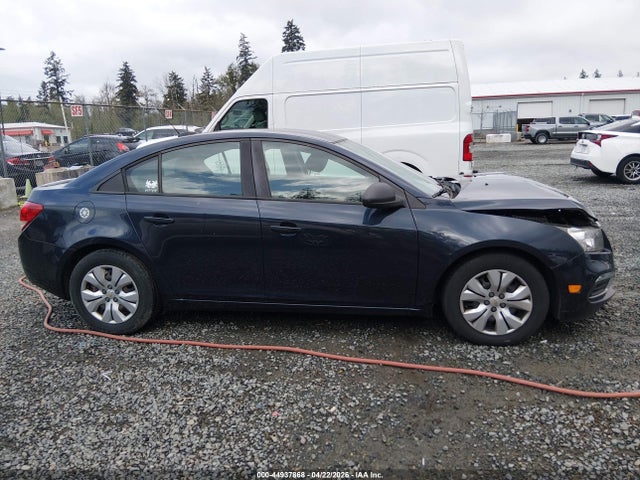 1G1PA5SG7F7283895 Chevrolet Cruze Ls Auto