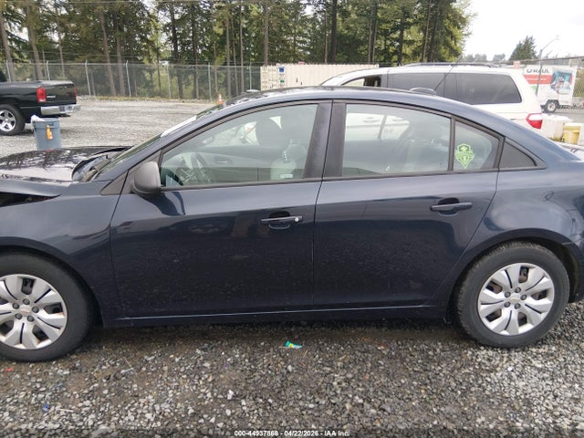 1G1PA5SG7F7283895 Chevrolet Cruze Ls Auto