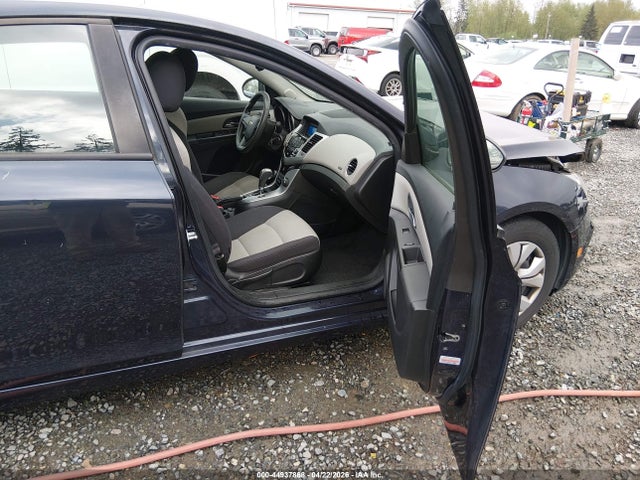 1G1PA5SG7F7283895 Chevrolet Cruze Ls Auto
