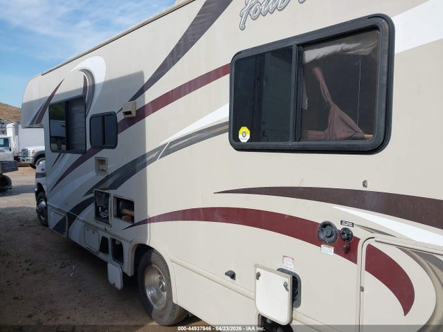 Ford E-450 Cutaway 2016 1FDXE4FS3GDC25639 Image 16