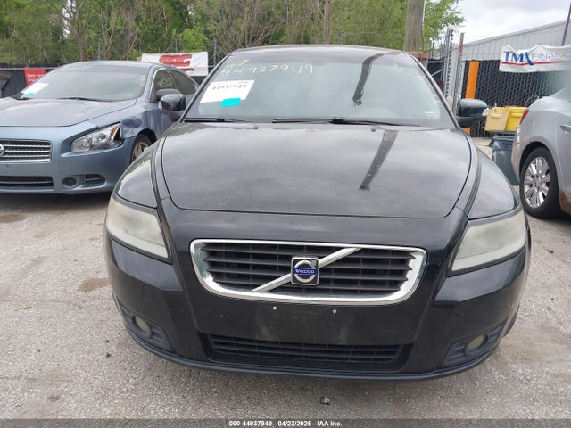 44937949 :رقم المزاد ، YV1382MW0A2568636 vin ، 2010 Volvo V50 2.4i مزاد بيع