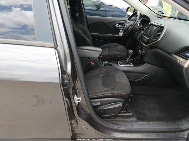 1C4PJLCB1FW722996 Jeep Cherokee Latitude Altitude