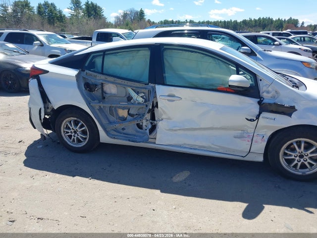 JTDL9MFU7M3025938 Toyota Prius Le Awd-e