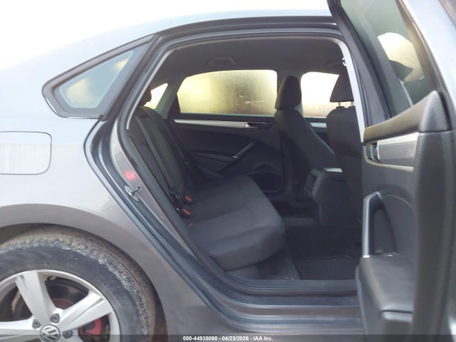 Продаж на аукціоні авто 2016 Volkswagen Passat 1.8t S, vin: 1VWAT7A36GC036178, номер лоту: 44938098