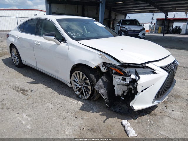 44938118 :رقم المزاد ، 58AFA1C17NU020235 vin ، 2022 Lexus Es 300h Ultra Luxury مزاد بيع