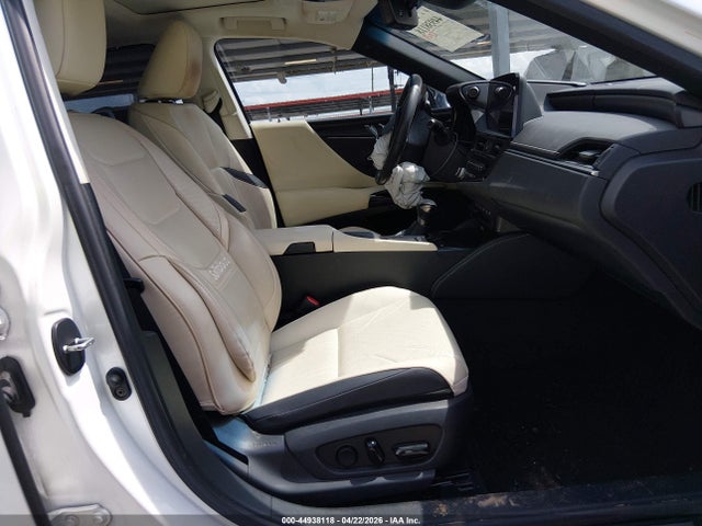 Продажа на аукционе авто 2022 Lexus Es 300h Ultra Luxury, vin: 58AFA1C17NU020235, номер лота: 44938118