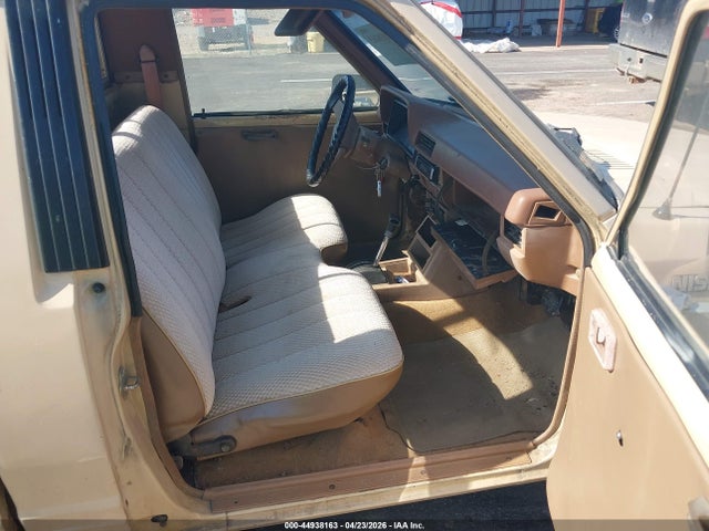 Продажа на аукционе авто 1985 Nissan 720, vin: 1N6ND01S1FC305862, номер лота: 44938163