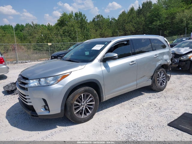44938178 :رقم المزاد ، 5TDKZRFH0JS260168 vin ، 2018 Toyota Highlander Xle مزاد بيع