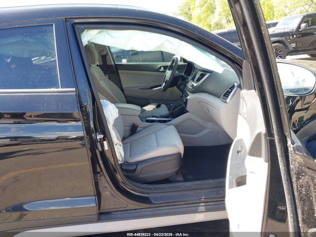 KM8J3CA48JU664485 Hyundai TUCSON SEL