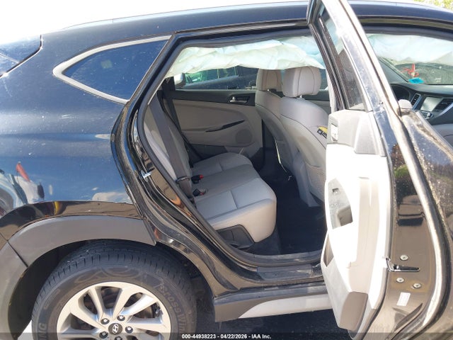 KM8J3CA48JU664485 Hyundai TUCSON SEL