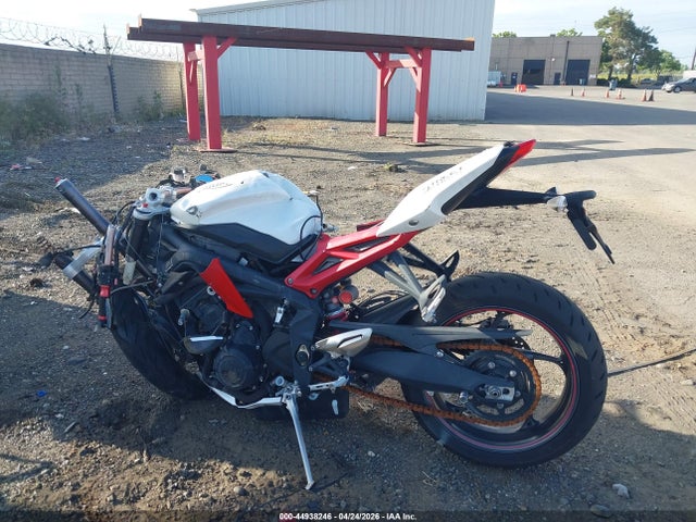 2016 Triumph Motorcycle Street Triple R/abs მანქანა იყიდება აუქციონზე, vin: SMTL03NE8GT742482, აუქციონის ნომერი: 44938246