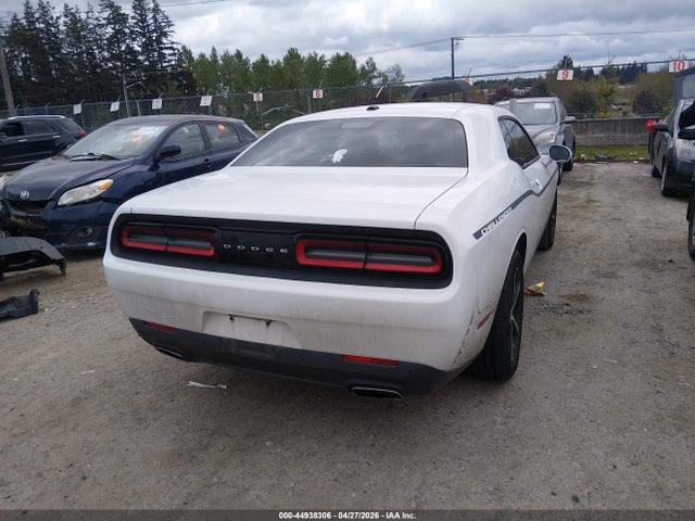 44938306 :رقم المزاد ، 2C3CDZAG2FH711435 vin ، 2015 Dodge Challenger Sxt مزاد بيع
