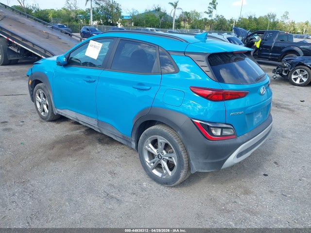 44938312 :رقم المزاد ، KM8K6CAB7NU878772 vin ، 2022 Hyundai Kona Sel مزاد بيع