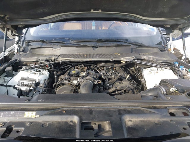 SALRT2RK7JA048310 Land Rover Discovery Hse Luxury