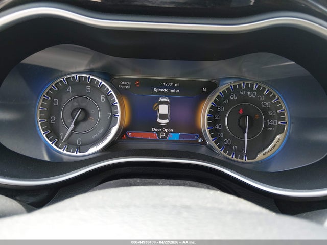 44938408 :رقم المزاد ، 1C3CCCCG8FN519912 vin ، 2015 Chrysler 200 C مزاد بيع