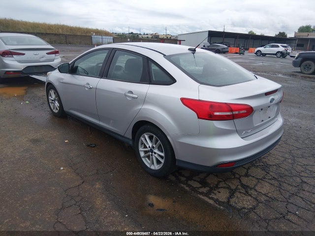 Ford FOCUS SE 2015 1FADP3F21FL245135 Image 3