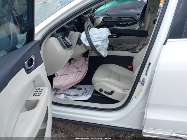 Aukcja sprzedaży 2023 Volvo Xc60 B5 Plus Bright Theme, vin: YV4L12RE1P1278184, numer aukcji: 44938517