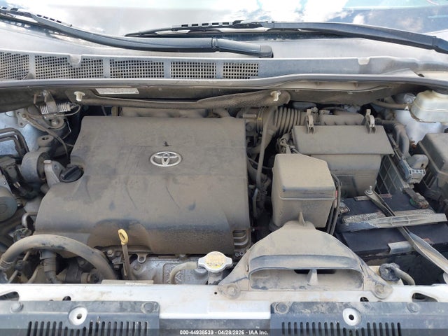 5TDKK3DC4GS764949 Toyota Sienna Le 8 Passenger