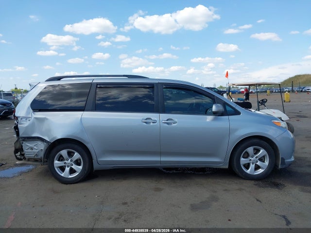 5TDKK3DC4GS764949 Toyota Sienna Le 8 Passenger